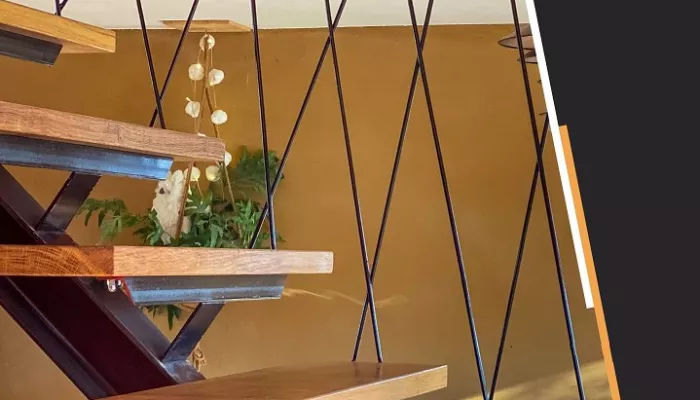 Vente Métallerie - Fabricant d'escaliers portes et verrière en métal et bois