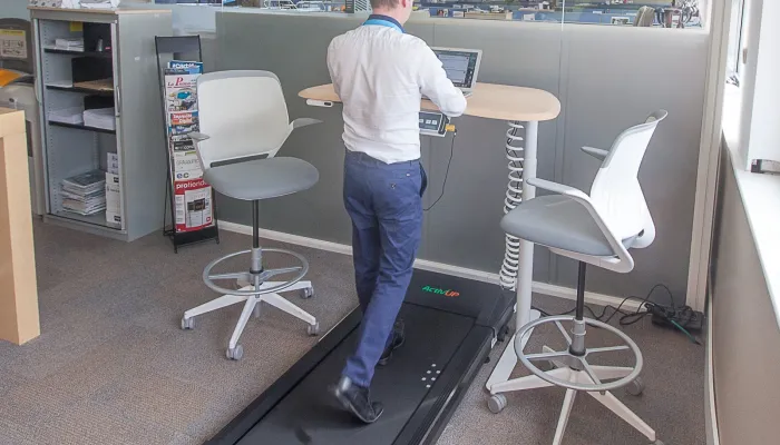 Société pionnière des Walking Desks (bureaux avec tapis de marche)