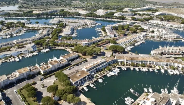 Fond de commerce -   Restaurant face à la mer -   Port Camargue