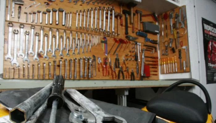 Garage-atelier de scooter et moto