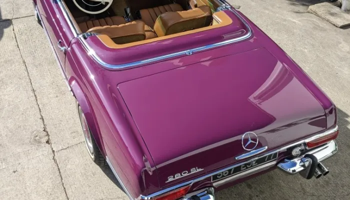 ATELIER DE RESTAURATION DE MERCEDES DE COLLECTION
